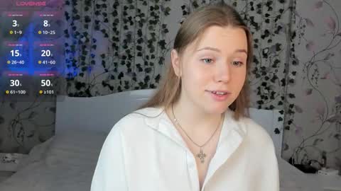 Snapshot of silent_princesses chatting on 17, 11, 2025 Chloe online show from 17, 11, 2025