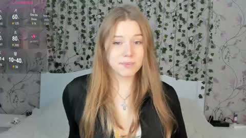 Snapshot of silent_princesses chatting on 19, 11, 2025 Chloe online show from 19, 11, 2025