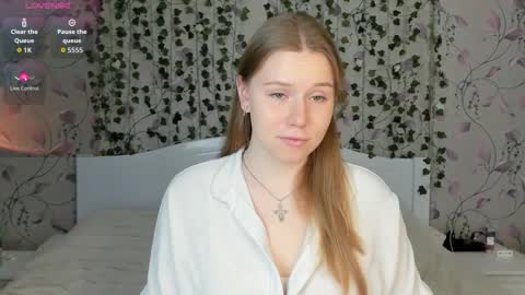 Snapshot of silent_princesses chatting on 24, 11, 2025 Chloe online show from 24, 11, 2025