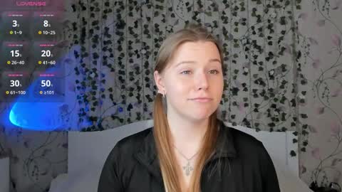 Snapshot of silent_princesses chatting on 26, 11, 2025 Chloe online show from 26, 11, 2025