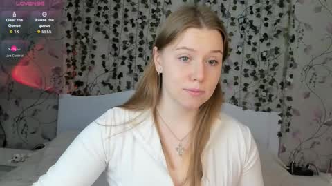 Snapshot of silent_princesses chatting on 27, 11, 2025 Chloe online show from 27, 11, 2025