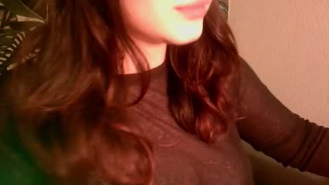 Snapshot of silentmuse_ chatting on 17, 12, 2025 muse online show from 17, 12, 2025