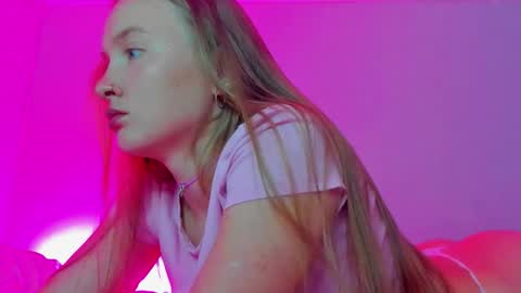 Mila online show from 10, 9, 2025