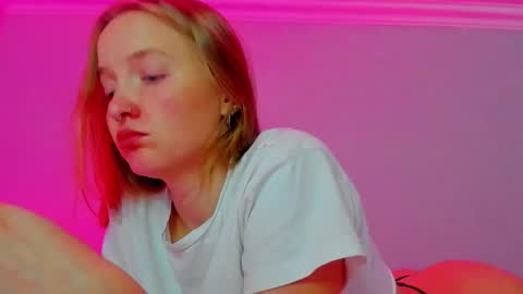 Mila online show from 13, 9, 2025