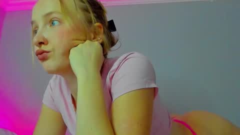 Mila online show from 22, 9, 2025