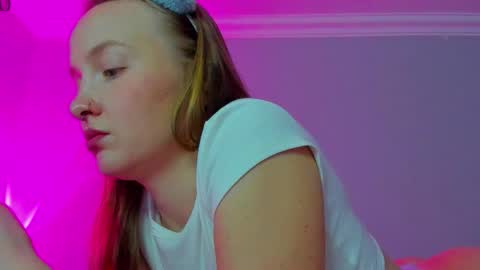 Mila online show from 17, 10, 2025