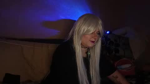 Snapshot of silkyscent chatting on 16, 9, 2025 silkyscent online show from 16, 9, 2025