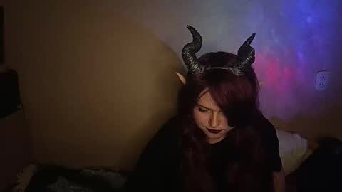 Snapshot of silkyscent chatting on 9, 10, 2025 silkyscent online show from 9, 10, 2025