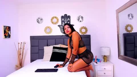Silvanadelatorre online show from 27, 5, 2026