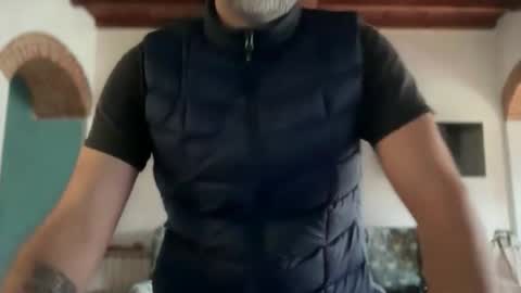 Snapshot of silverbeard81 chatting on 26, 11, 2025 silverbeard81 online show from 26, 11, 2025