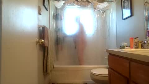 Snapshot of silverdragon70 chatting on 13, 9, 2025 silverdragon70 online show from 13, 9, 2025