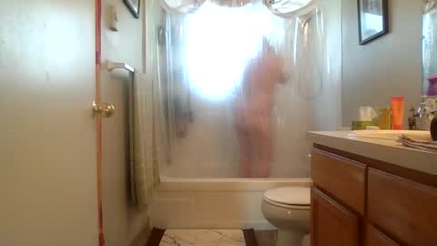 Snapshot of silverdragon70 chatting on 28, 9, 2025 silverdragon70 online show from 28, 9, 2025