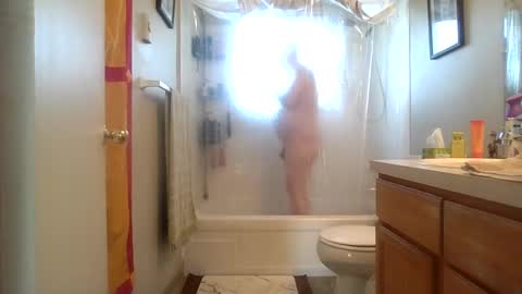 Snapshot of silverdragon70 chatting on 30, 9, 2025 silverdragon70 online show from 30, 9, 2025