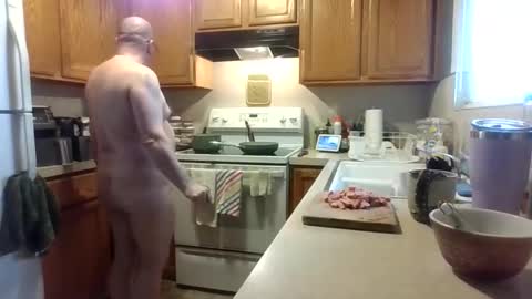 Snapshot of silverdragon70 chatting on 17, 11, 2025 silverdragon70 online show from 17, 11, 2025