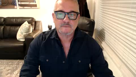 Snapshot of silveroli187 chatting on 22, 9, 2025 silveroli187 online show from 22, 9, 2025