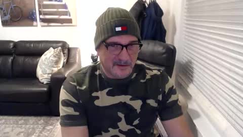 Snapshot of silveroli187 chatting on 20, 11, 2025 silveroli187 online show from 20, 11, 2025