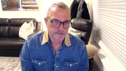 Snapshot of silveroli187 chatting on 15, 1, 2026 silveroli187 online show from 15, 1, 2026