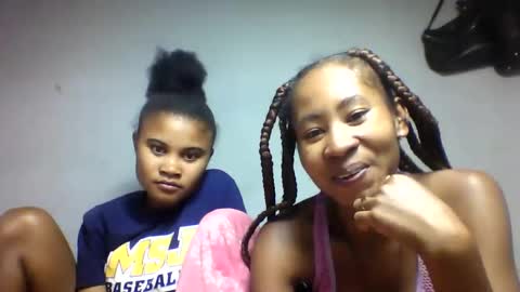 Snapshot of simirna98 chatting on 3, 6, 2026 simirna98 online show from 3, 6, 2026