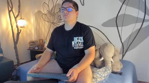 Snapshot of simon_colt chatting on 6, 10, 2025 simon colt online show from 6, 10, 2025