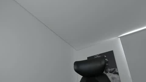 simon_leon01 online show from 10, 11, 2025