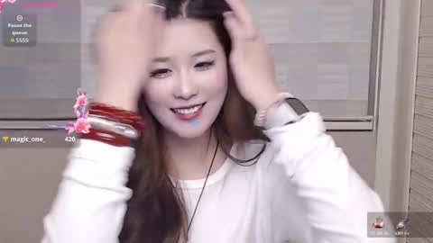 simonastephanie online show from 22, 11, 2025