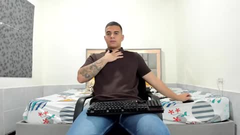 Snapshot of simonkeler chatting on 30, 4, 2026 SIMON KELER online show from 30, 4, 2026