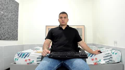 Snapshot of simonkeler chatting on 8, 5, 2026 SIMON KELER online show from 8, 5, 2026