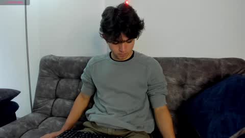  Simon  online show from 4, 2, 2025