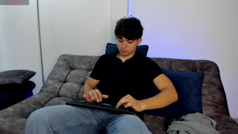  Simon  online show from 5, 2, 2025