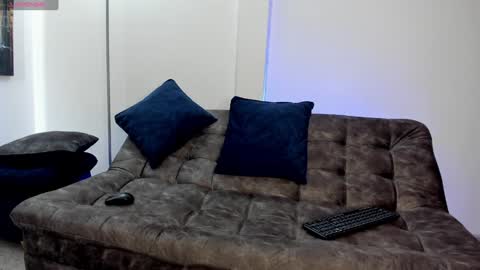  Simon  online show from 5, 2, 2025