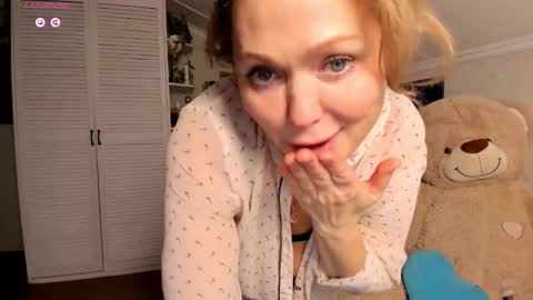 Simona online show from 2, 11, 2025