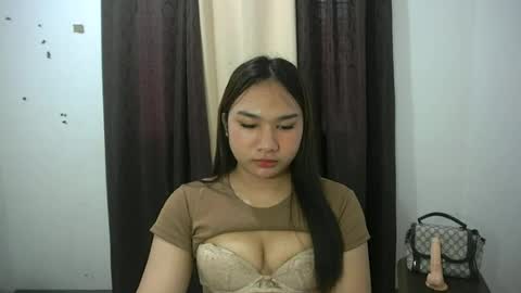 Snapshot of simply_francine chatting on 22, 6, 2026 simply francine online show from 22, 6, 2026