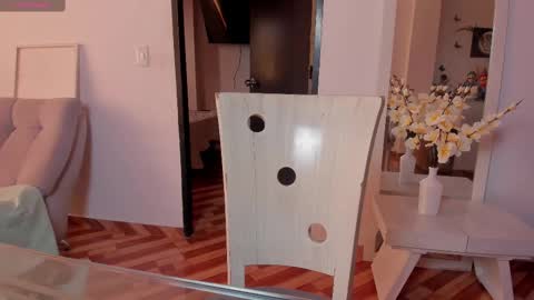 Snapshot of simply_zoe___ chatting on 25, 2, 2025 zoe online show from 25, 2, 2025