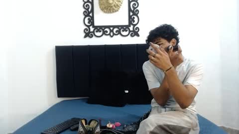 Snapshot of sinboy_ chatting on 27, 4, 2026 online show from 27, 4, 2026