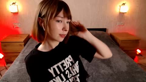 Sindy Juxx online show from 2, 3, 2025