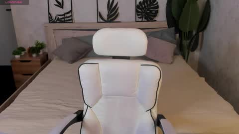 Snapshot of sindy_ortega chatting on 24, 4, 2026 Hi my name is Cindy Id love to see you on my stream. My schedule for the week 2 GMT 3am-9am MoTuFrSaSu online show from 24, 4, 2026
