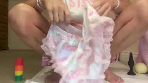 Snapshot of sindysissy chatting on 2, 10, 2025 Sindy SissyEnglish Spanish online show from 2, 10, 2025