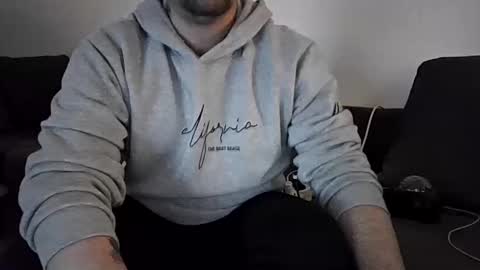 Snapshot of sinned09 chatting on 3, 4, 2026 sinned09 online show from 3, 4, 2026