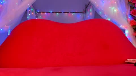 Syryn online show from 1, 2, 2025