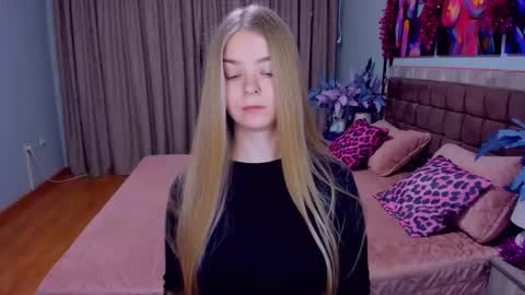 SirenaBloom online show from 19, 12, 2025