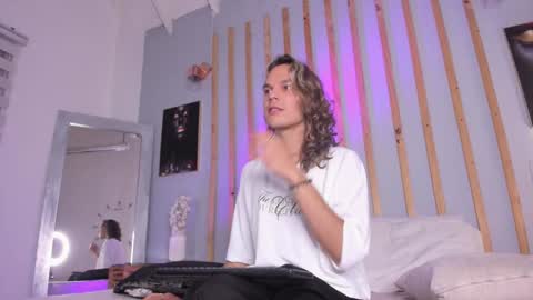 Snapshot of sirphigrant chatting on 17, 10, 2025 Sirphi Grant online show from 17, 10, 2025