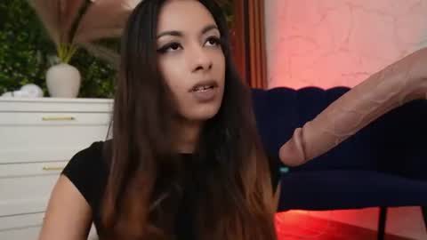 Snapshot of sisi_von_dee chatting on 30, 6, 2026 Dee online show from 30, 6, 2026
