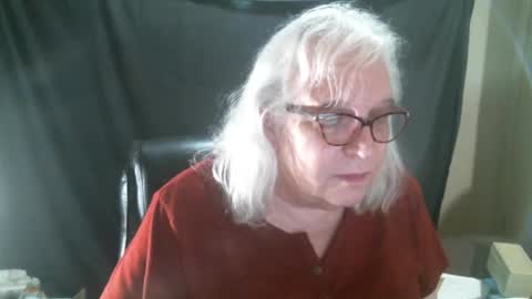 Sissy Diane online show from 18, 11, 2025