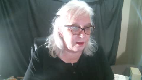 Sissy Diane online show from 4, 12, 2025