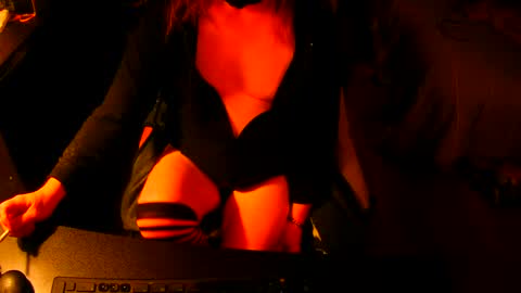 red online show from 20, 10, 2025