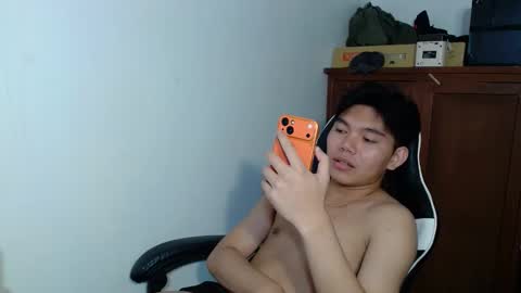 Snapshot of sixtj4s chatting on 5, 2, 2026 mIKE online show from 5, 2, 2026