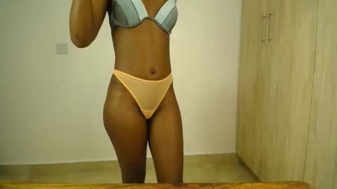 Snapshot of sizzly_ass chatting on 15, 5, 2026 sizzly_ass online show from 15, 5, 2026