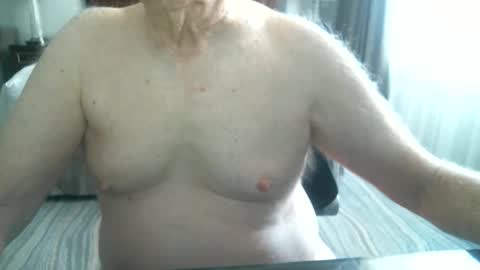 Snapshot of sjbottomboi chatting on 1, 6, 2026 sjbottomboi online show from 1, 6, 2026