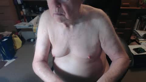 Snapshot of sjbottomboi chatting on 4, 6, 2026 sjbottomboi online show from 4, 6, 2026