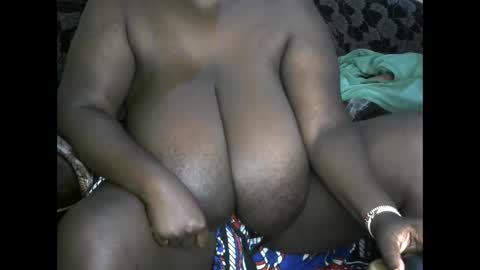 Snapshot of skado11 chatting on 13, 10, 2025 skado11 online show from 13, 10, 2025